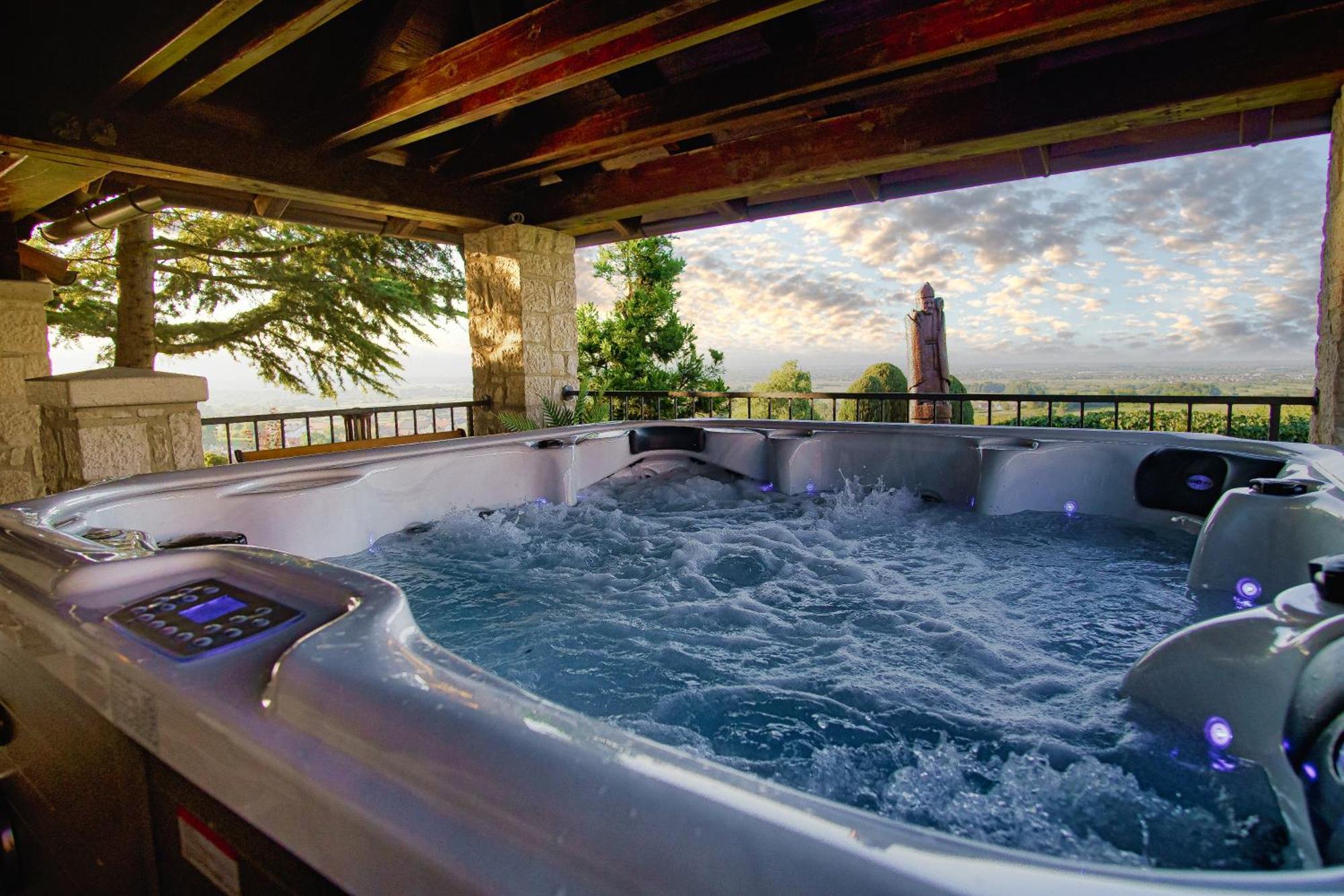 Villa Toscana With Jacuzzy